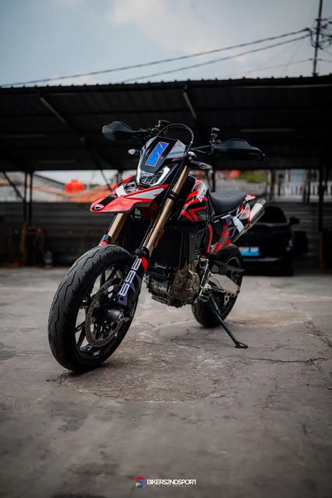 DUCATI HYPERMOTARD 698 MONO