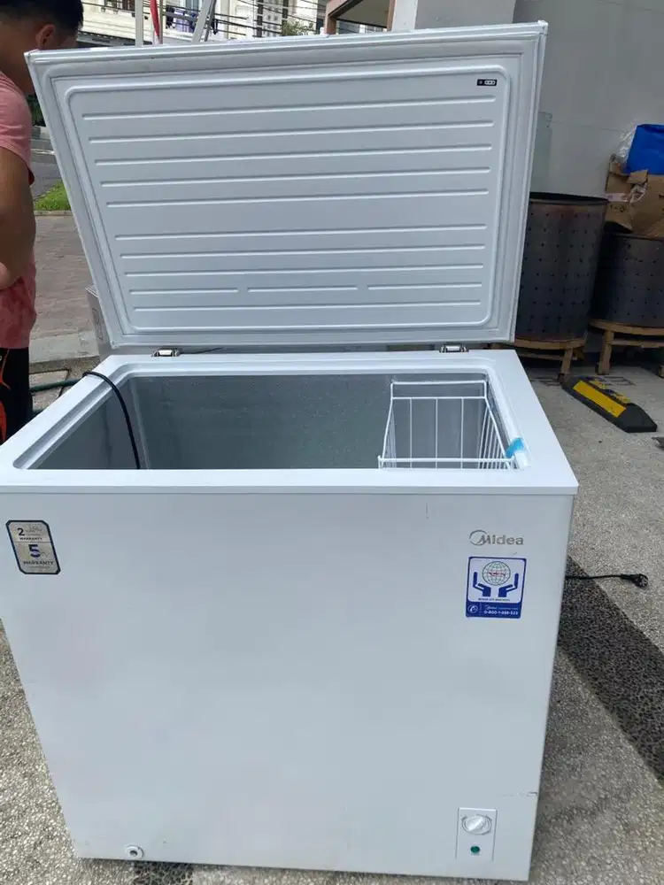 DiJUAL FREEZER MURAH