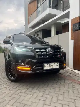 KM 28 RB, FULL ORI | FORTUNER VRZ 2.8 GR SPORT 4x2 DIESEL AT ISTIMEWA