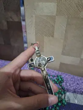 Rosario Jude hijau emerald
