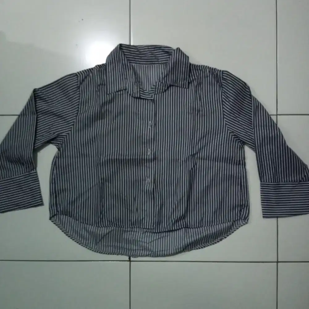 Kemeja wanita Crop