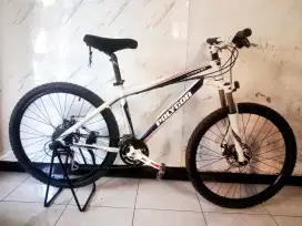 Sepeda gunung polygon xtrada 3