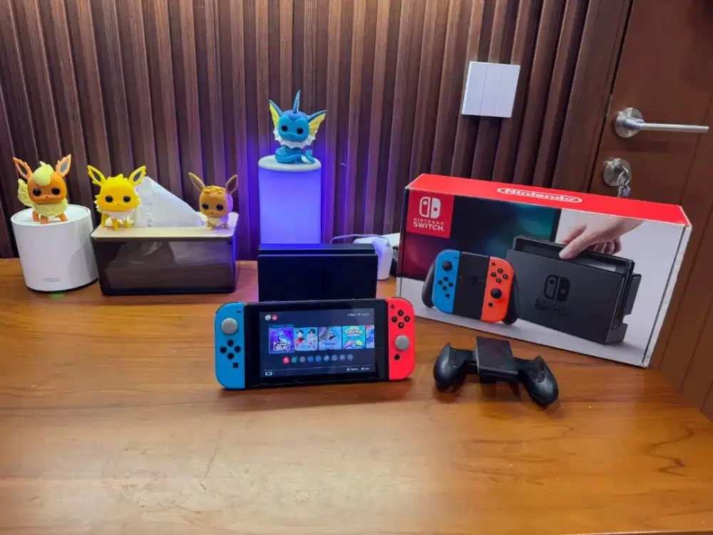 NITENDO SWITCH V1 Neon Red/Blue