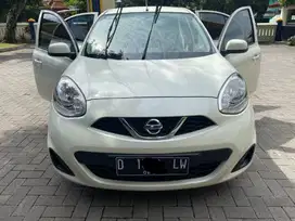 Jual cepat nissan March matic 2017