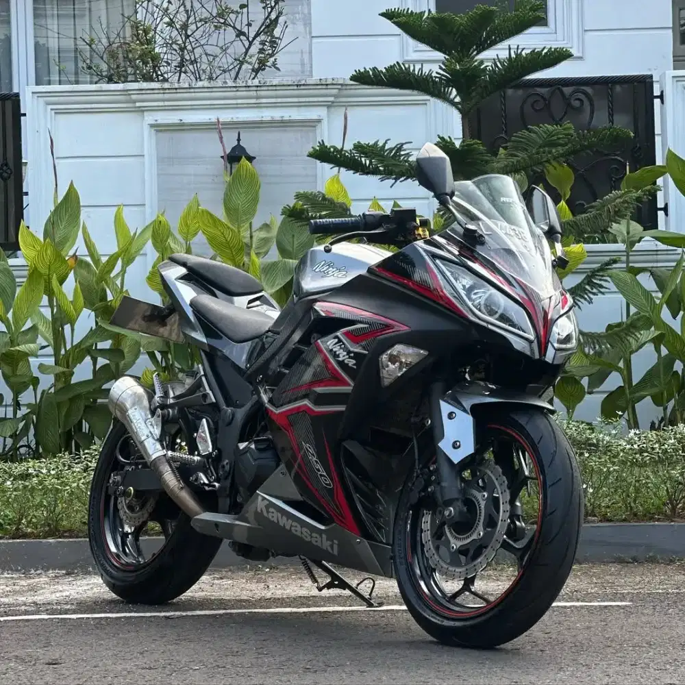 DIJUAL KAWASAKI NINJA 250 FI TAHUN 2015 LIMITED EDITION