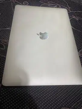 Macbook Air M1 8/256GB Garansi Resmi Pemakaian pribadi full set