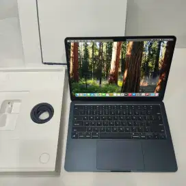 MacBook Air M3 13 inch 16GB 256GB iBox Like New