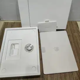 MacBook Air M3 15 inch 16/256GB iBox Like New