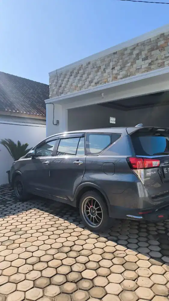 Innova Ventuter 2.4 Diesel AT