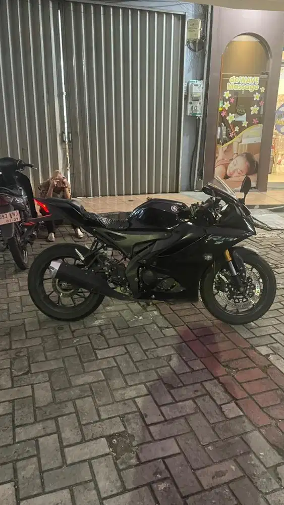 YAMAHA R15 Tahun 2023 (Hitam)
