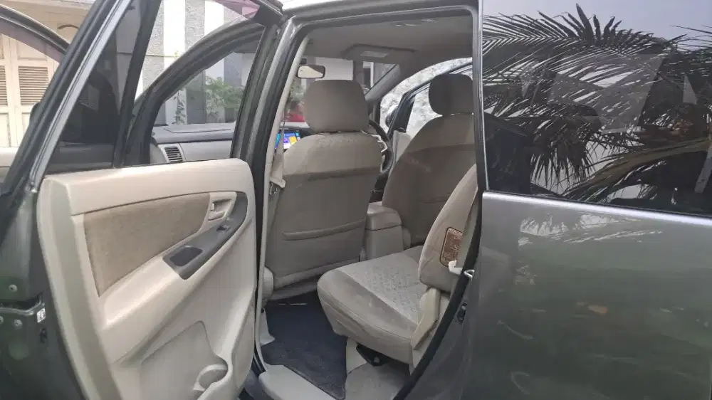kijang innova v matic 2013 milik sendiri