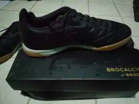 sepatu futsal brodo ukuran 44