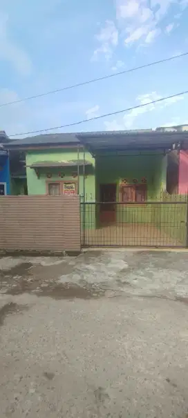 Dijual rumah,lokasi strategis