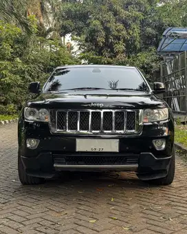 Jeep Grand Cherokee 2012 5.7 V8 Hemi Overland Cherokee 2013 hitam bu