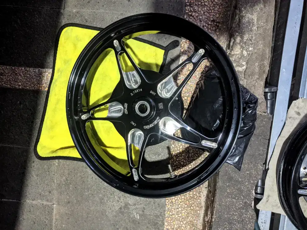 Velg delkevic velg cnc r14