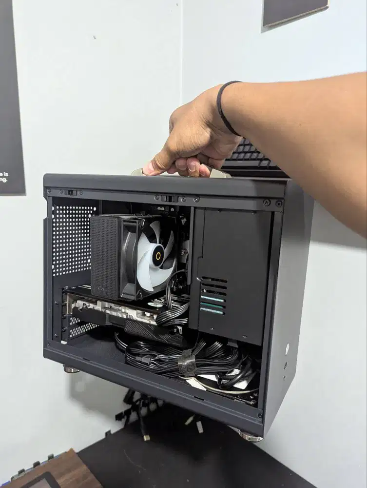 PC Mini Ryzen 7 5700X + RX 6600 XT 32GB 512GB