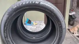 Di jual ban mobil second velg 18 , harga nego
