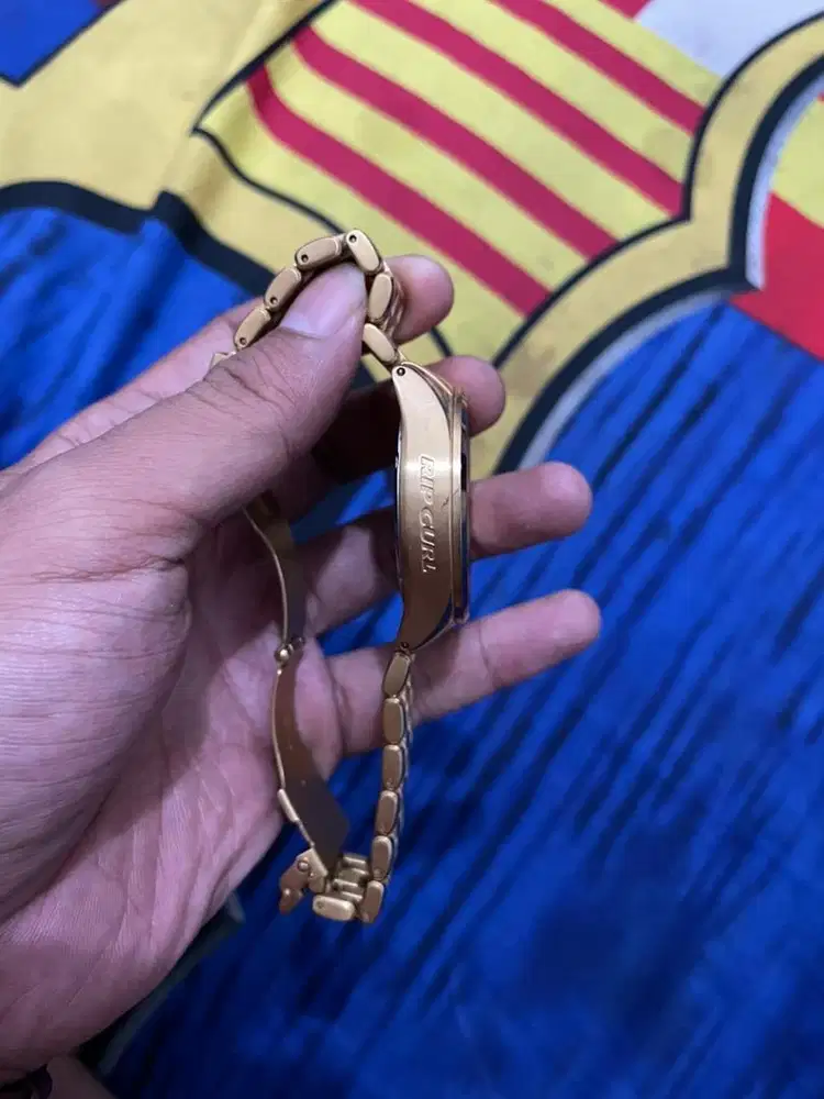 jam tangan cowo Ripcurl Bailey chrono sss gold original