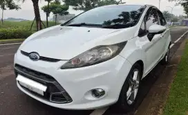 FORD FIESTA 1.6 S BENSIN-AT 2012 PUTIH