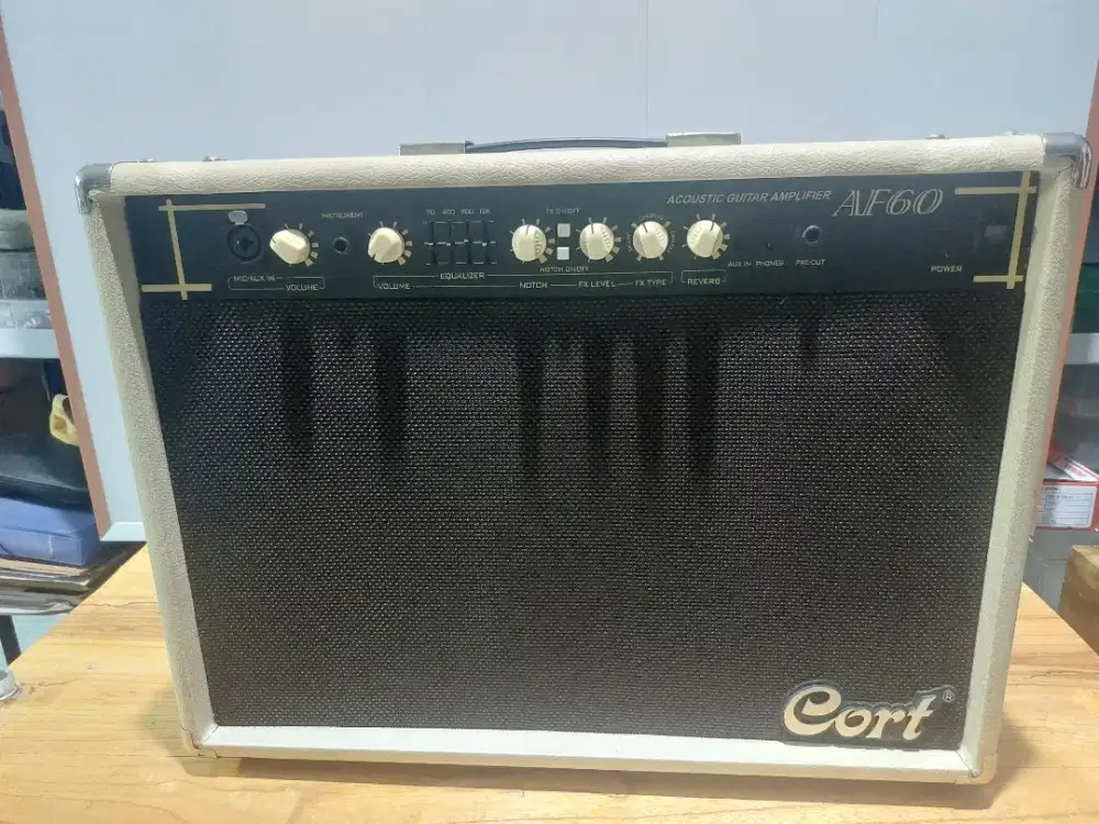 Amplifier Gitar Akustik CORT AF60 mulus normal terawat