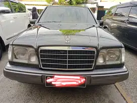Mercedes-Benz E220 1994 Bensin