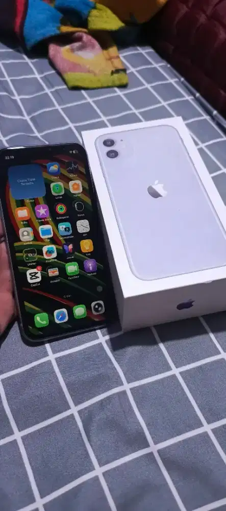 Jual iphone 11/64 gb