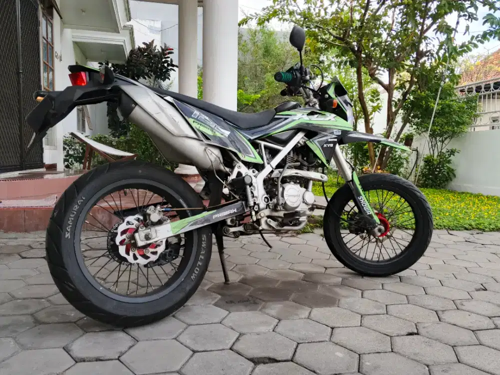 KAWASAKI KLX 150 ( LX150F ), HIJAU