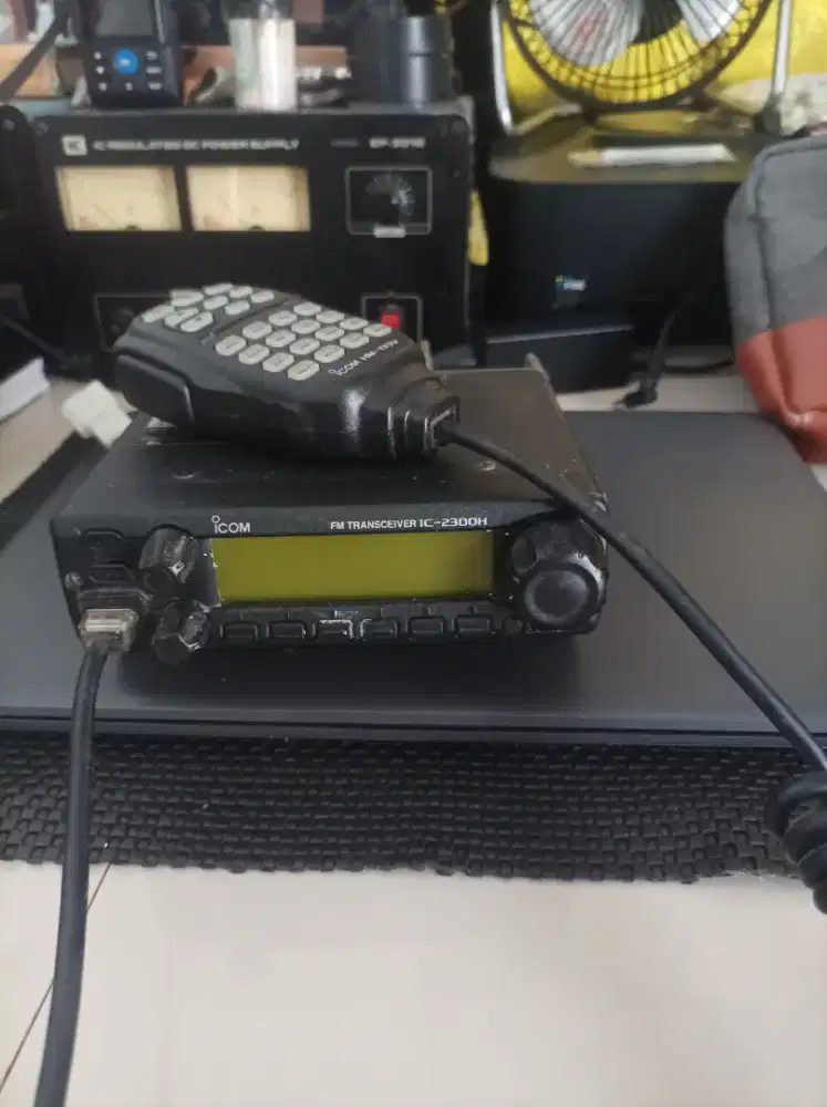 Radio RIG ICOM 2300 H