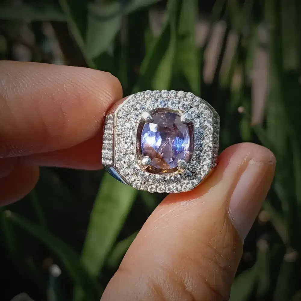 Batu Fancy Sapphire Sri Lanka 2 ct up