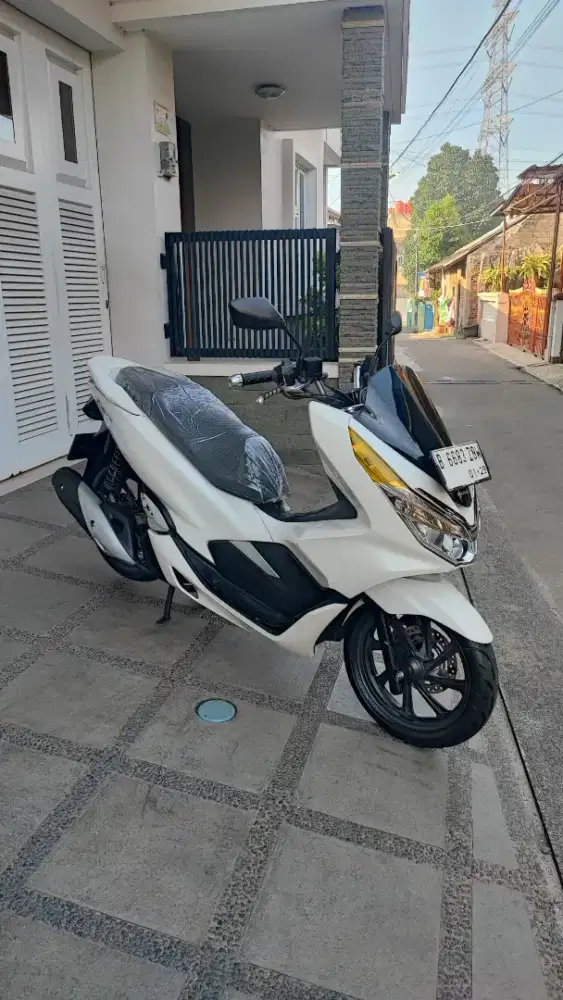 PCX 150 CBS PEARL WHITE 2019 ISTIMEWAH