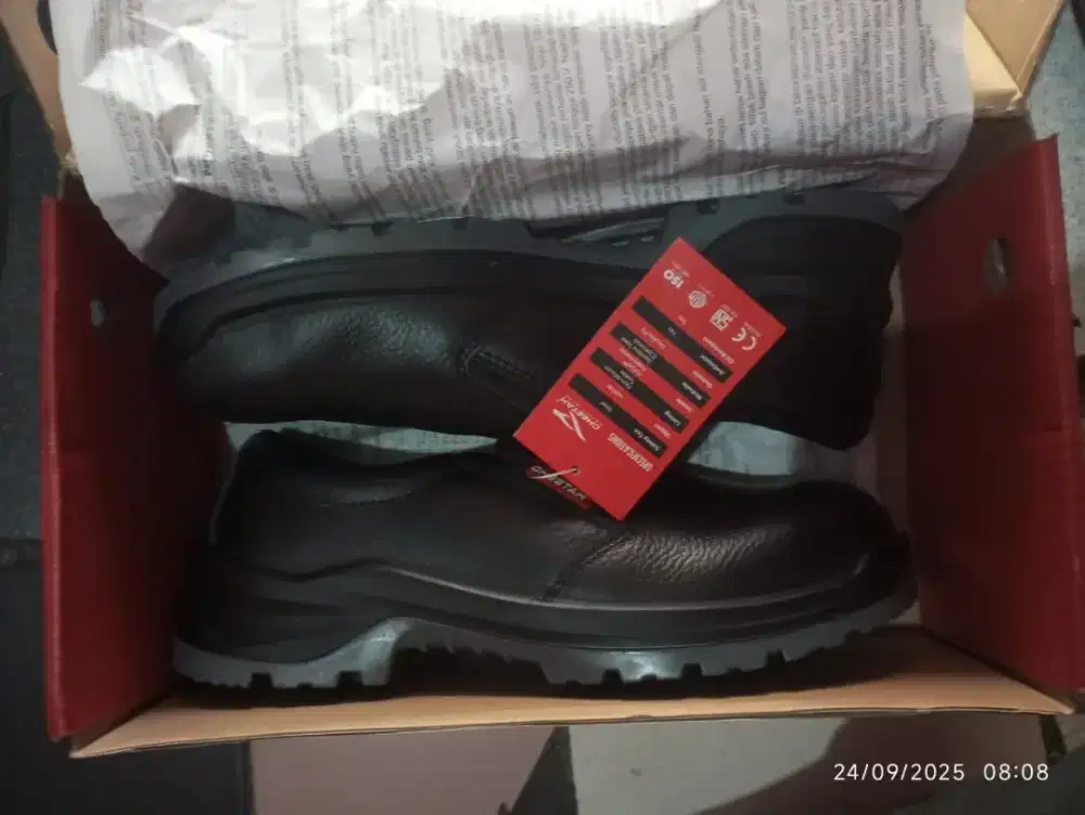SEPATU SAFETY CHEETAH 7001 UK 9 /43