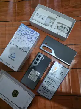 Tecno Camon 40 Pro 5G 8/256 GB Sebulan Pakai Mulus Banget No Minus