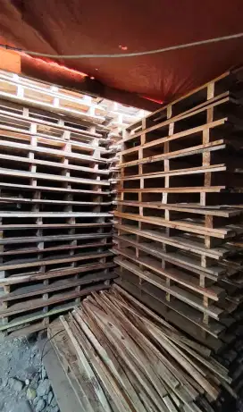 Palet kayu bekas kramik