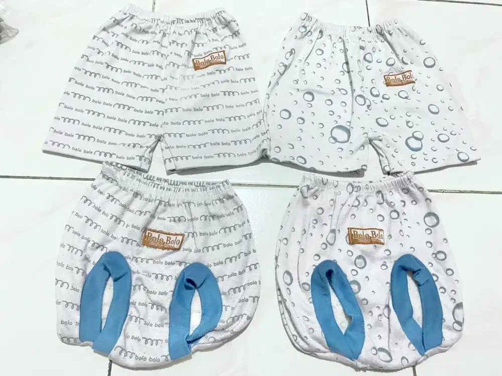 Celana pendek bayi