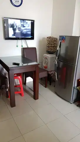 Disewa Apartemen Green Lake Sunter Uku 42 M2 Furnished Lt 27 Tower Southern ( Tower 1 ) Rapi Siap Huni