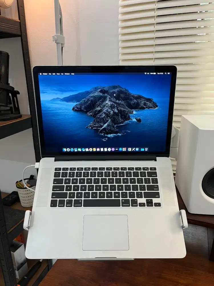Macbook Pro Retina Core i7 RAM 8GB SSD 128GB Layar 15inch