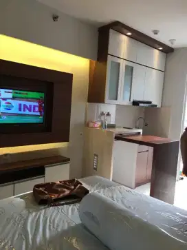 Sewakan Studio Furnished Atas Mall Apartemen Bassura City Jakarta