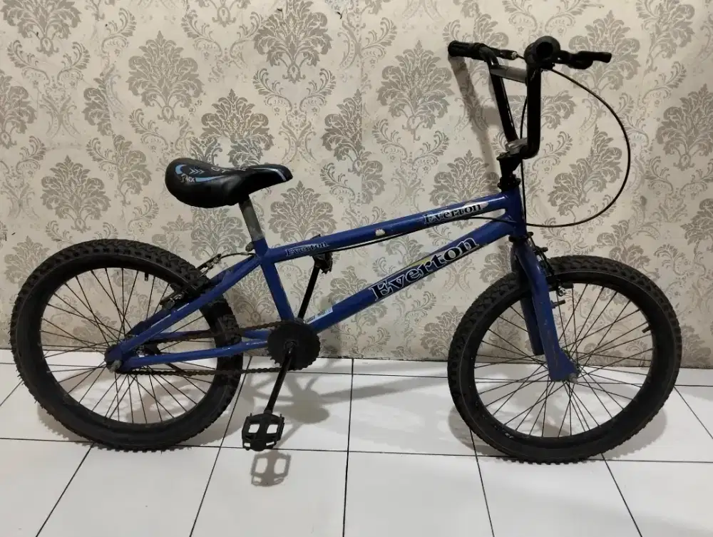 Sepeda BMX anak ukuran 20 untuk usia 5 sampai 15 tahun