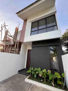 RUMAH MEWAH TANAH LUAS DI JATIASIH BEKASI