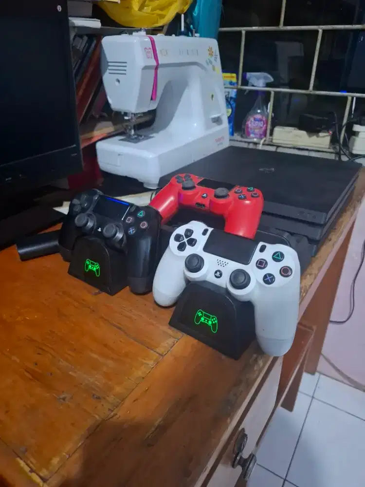 Ps 4 pro 1 TB ORI