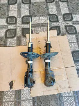 Shockbreaker Absorber Depan Honda Brio Mobilio Showa Original RUSAK