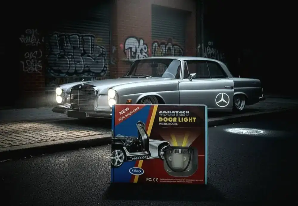 Door Light dengan Cahaya Logo Mercedes Benz