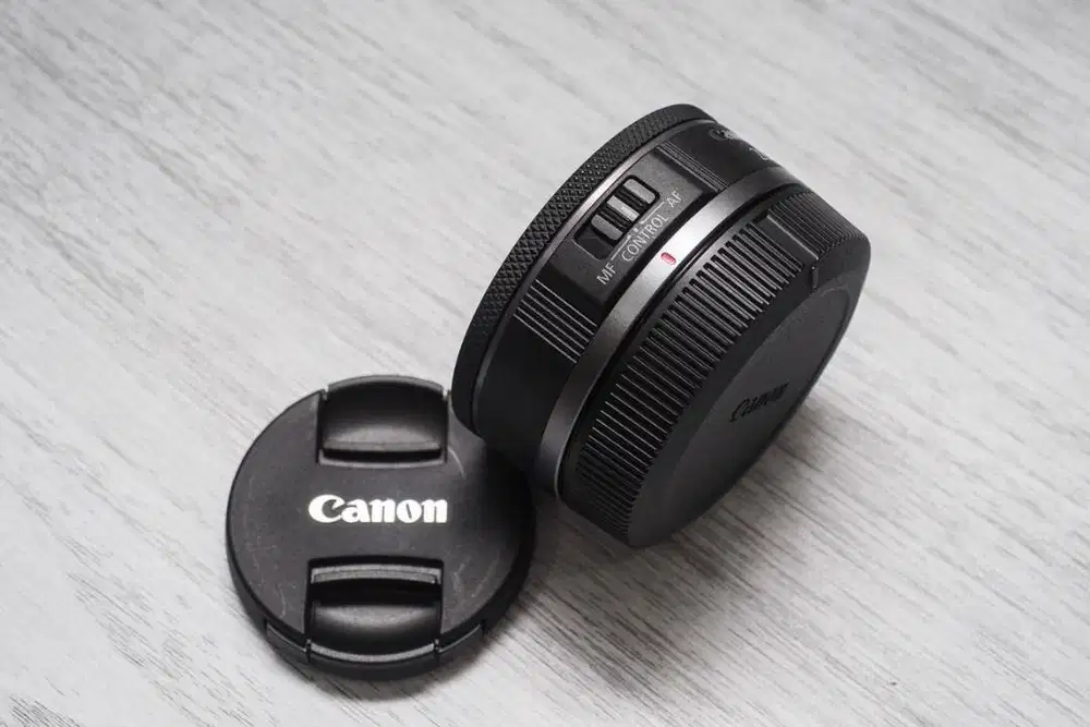 Lensa Canon RF 28mm f2.8