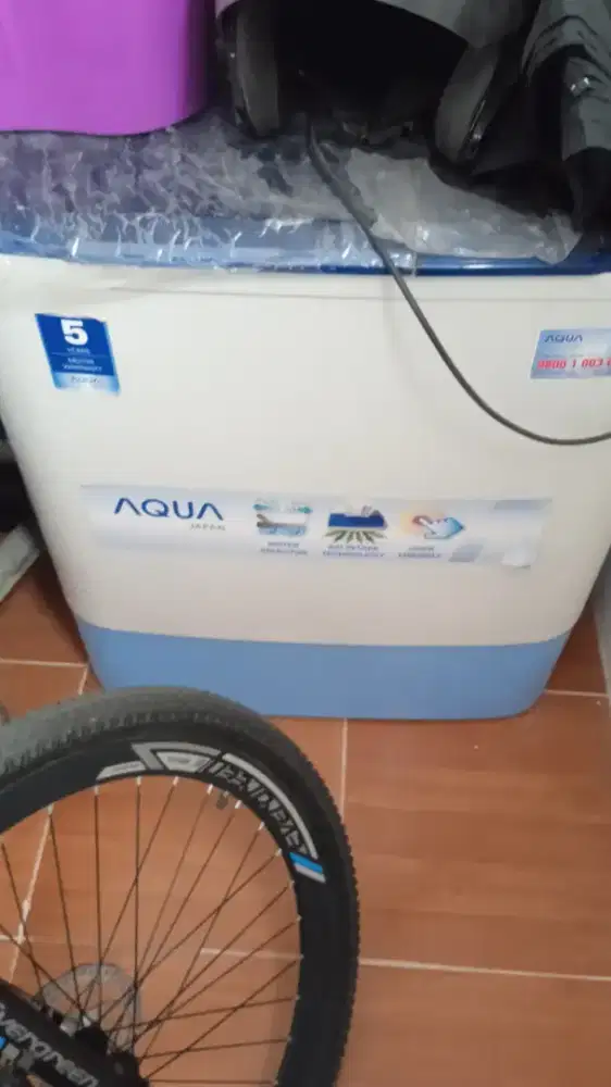 Jual cepat mesin cuci 2 tabung merk aqua