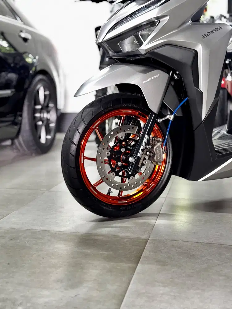 Vario 150 LED New ISS Keyless Silver 2019