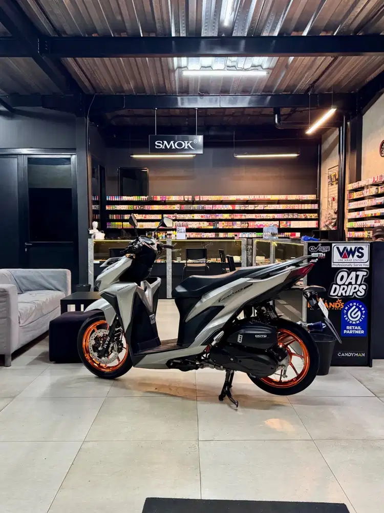 Vario 150 LED New ISS Keyless Silver 2019