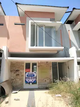 2LANTAI GRESS SARIROGO MURAH,CARPORT 2 MOBIL. DEKAT SUKODONO, BUDURAN