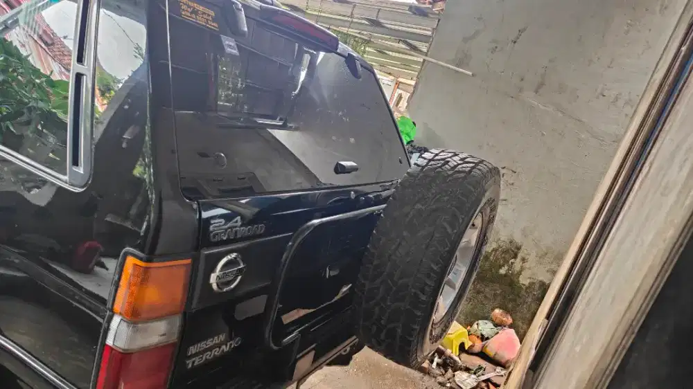 Nissan Terrano grenrod th 2001