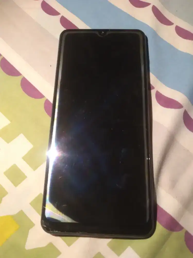 Jual hp samsung a31 6/128 kondisi lcd seperti di foto,sm mesin matot