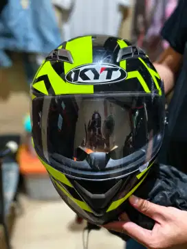 Helm KYT Full Face